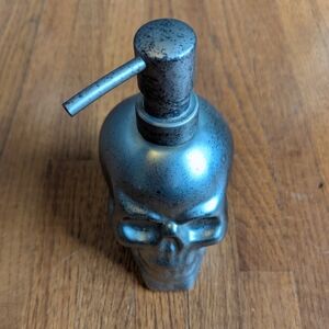 Skull Refillable Ceramic Soap Dispenser | Silver
